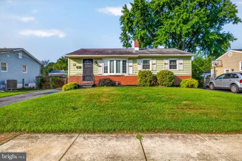 12 CAXTON DRIVE