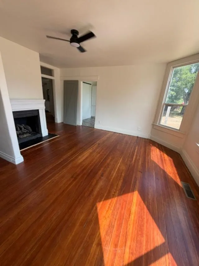 424 Hinckley Street Holdenville, OK 74848