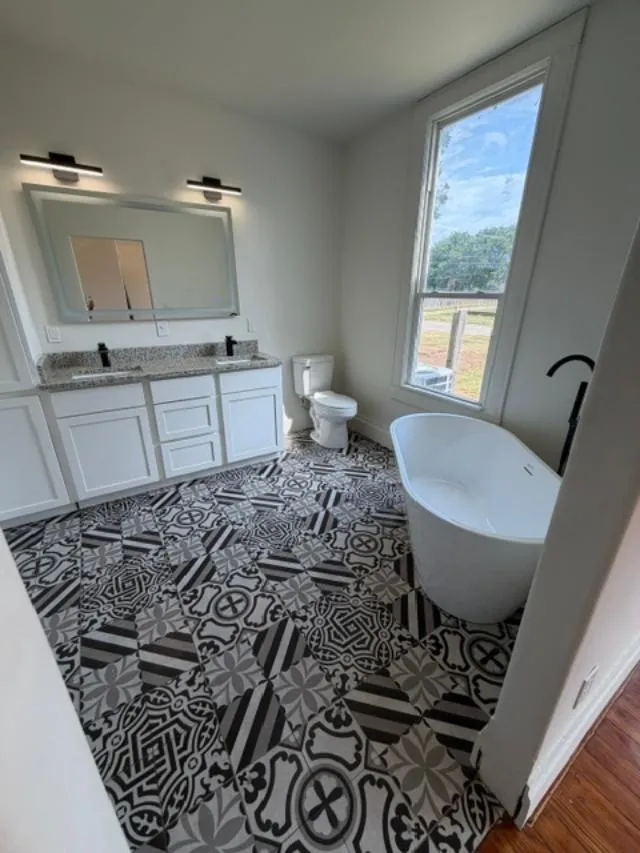 424 Hinckley Street Holdenville, OK 74848