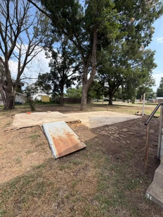 424 Hinckley Street Holdenville, OK 74848