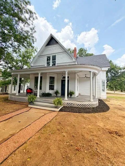 424 Hinckley Street