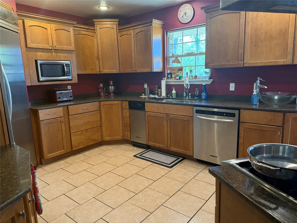 19559 County Road 1533 Loop Ada, OK 74820