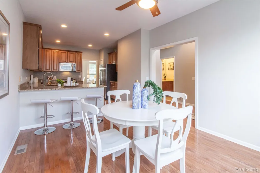 1286 Alameda Boulevard Troy City, MI 48085