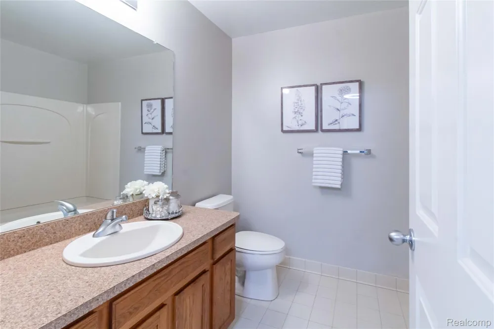 1286 Alameda Boulevard Troy City, MI 48085