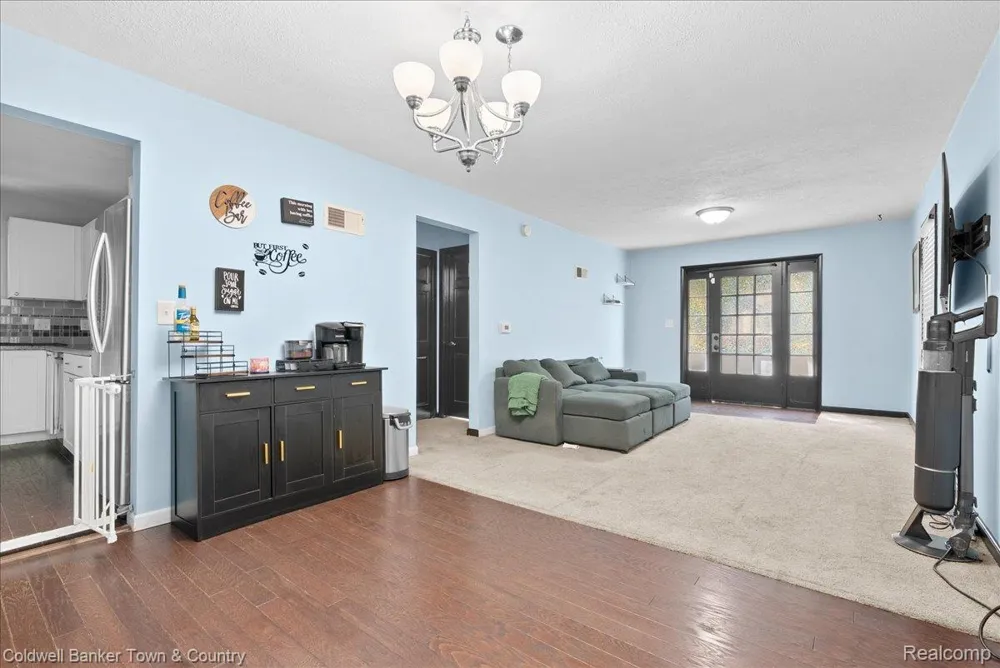 617 Irvington Avenue Lansing City, MI 48910