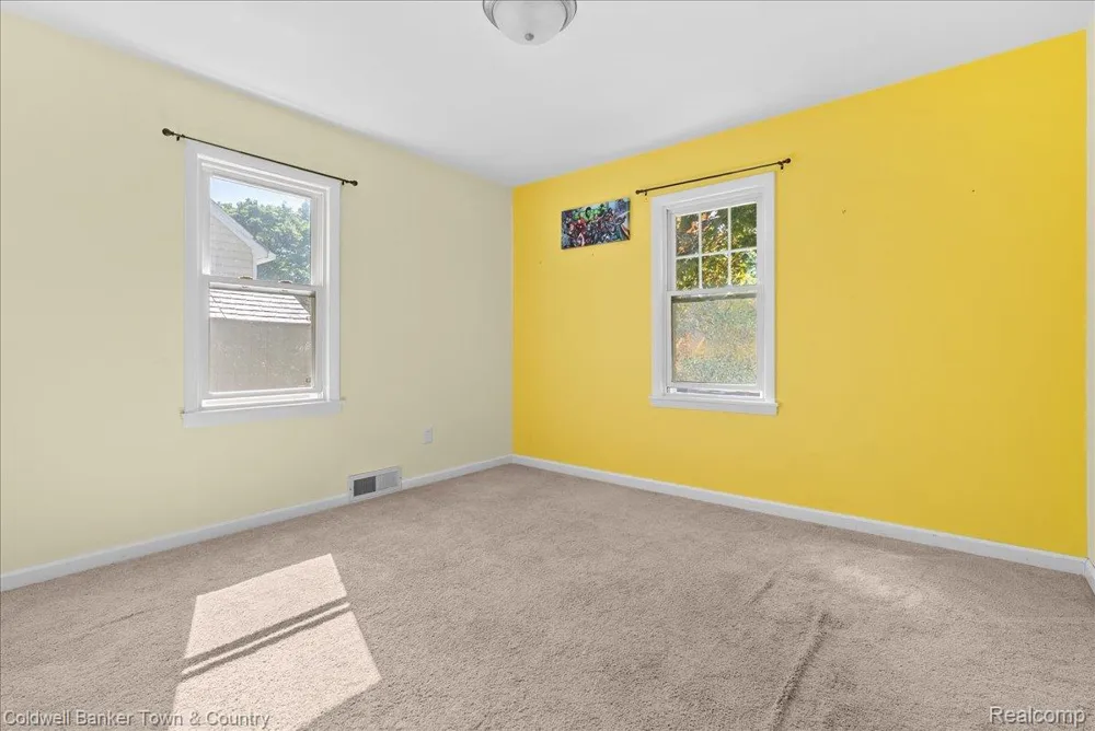 617 Irvington Avenue Lansing City, MI 48910