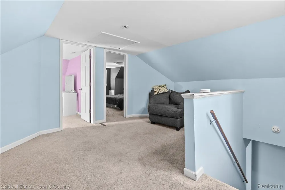 617 Irvington Avenue Lansing City, MI 48910