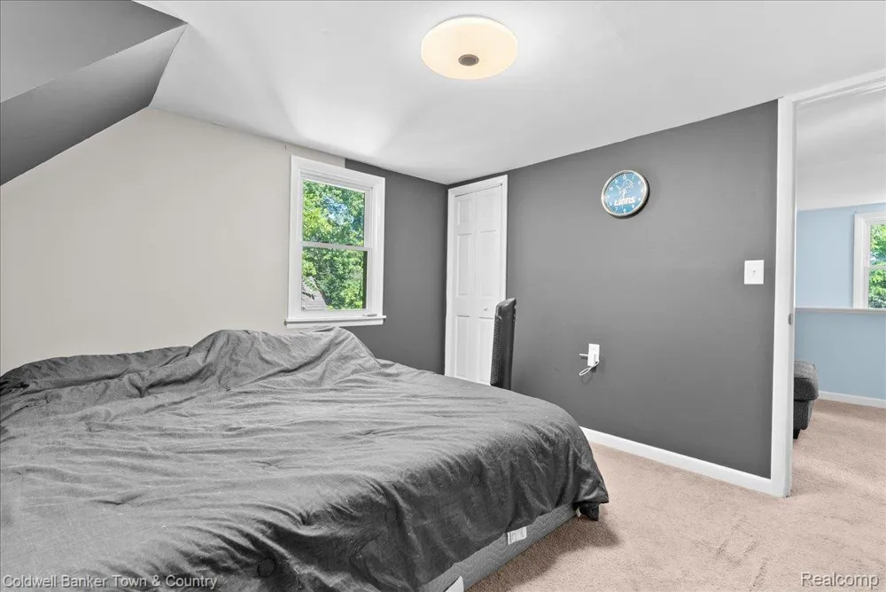 617 Irvington Avenue Lansing City, MI 48910