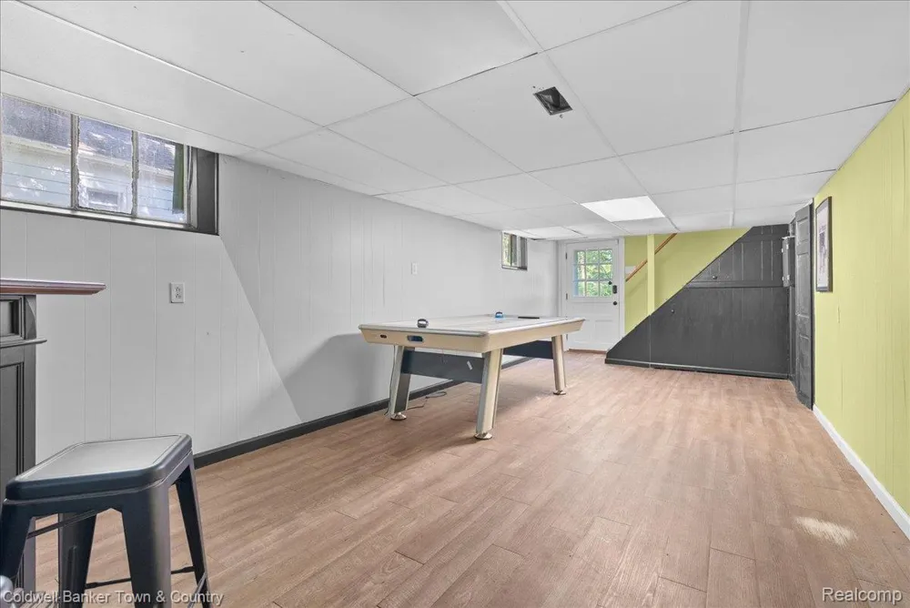 617 Irvington Avenue Lansing City, MI 48910