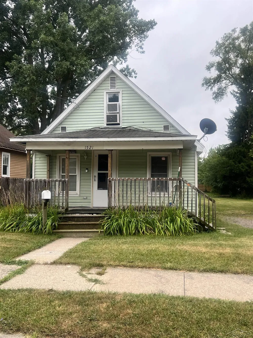 1521 Stanley Street Saginaw City, MI 48602