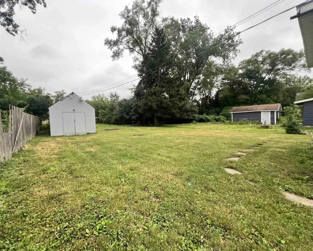 1521 Stanley Street Saginaw City, MI 48602