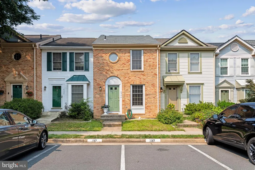 6528 SKYLEMAR TRAIL Centreville, VA 20121