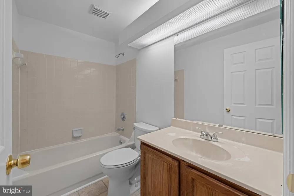 6528 SKYLEMAR TRAIL Centreville, VA 20121