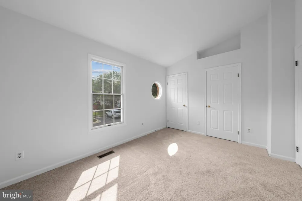 6528 SKYLEMAR TRAIL Centreville, VA 20121