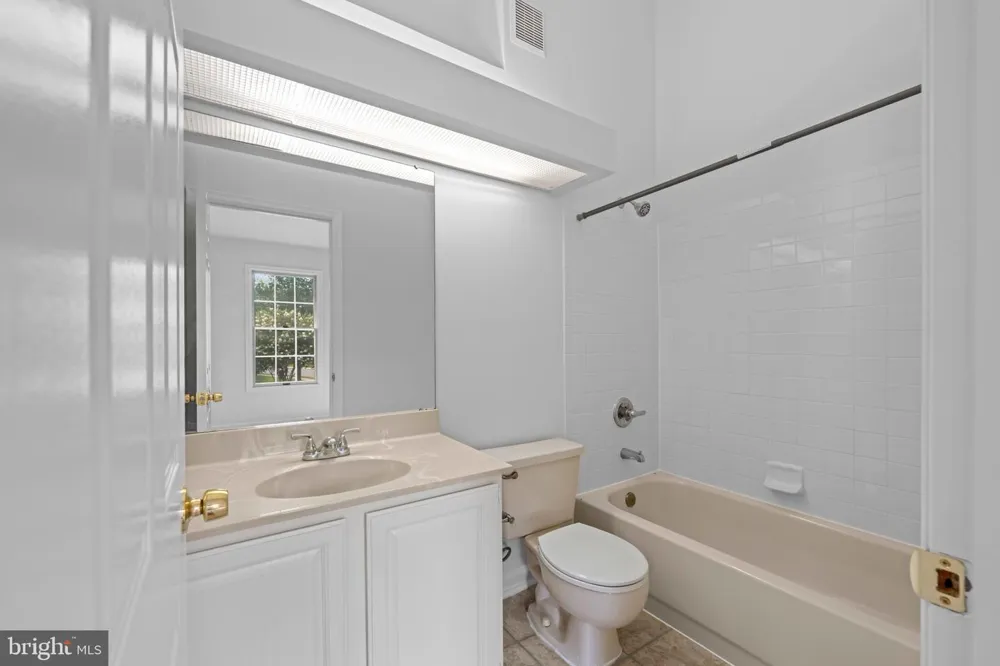 6528 SKYLEMAR TRAIL Centreville, VA 20121