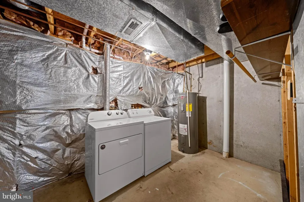 6528 SKYLEMAR TRAIL Centreville, VA 20121