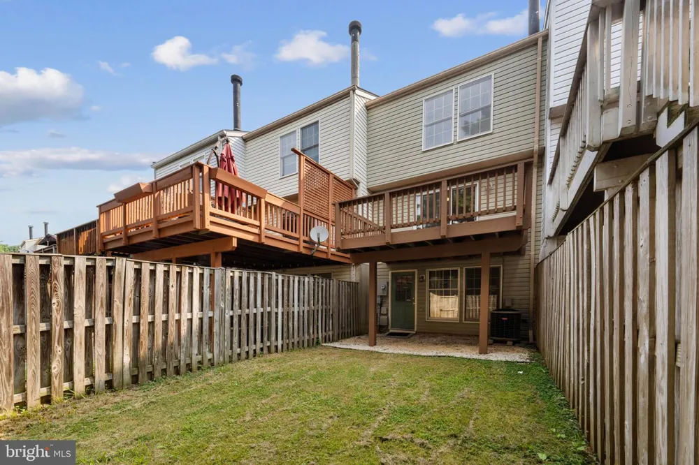 6528 SKYLEMAR TRAIL Centreville, VA 20121