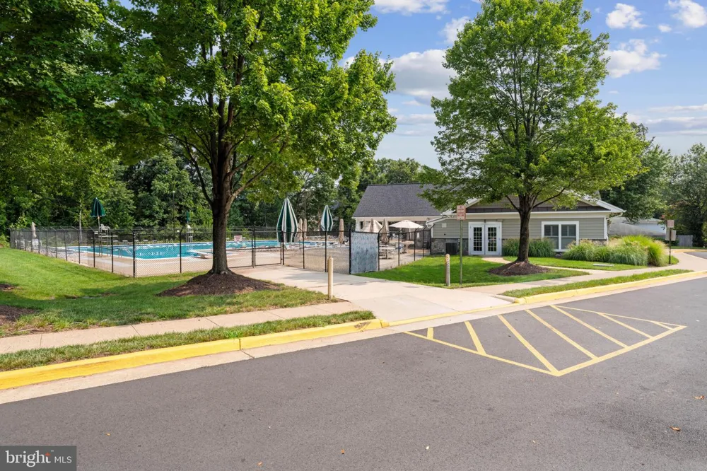 6528 SKYLEMAR TRAIL Centreville, VA 20121