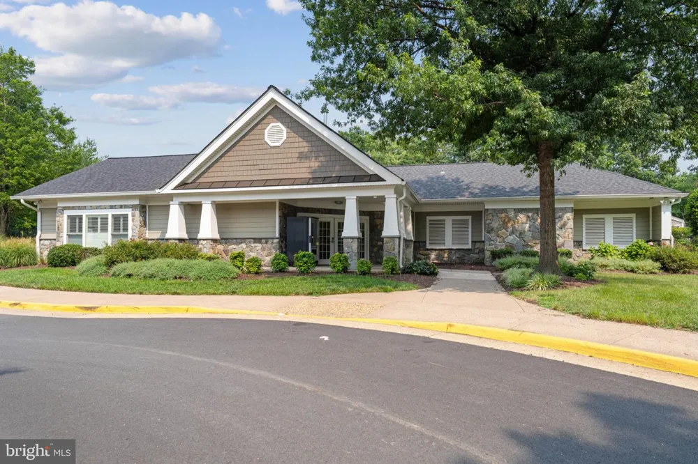 6528 SKYLEMAR TRAIL Centreville, VA 20121