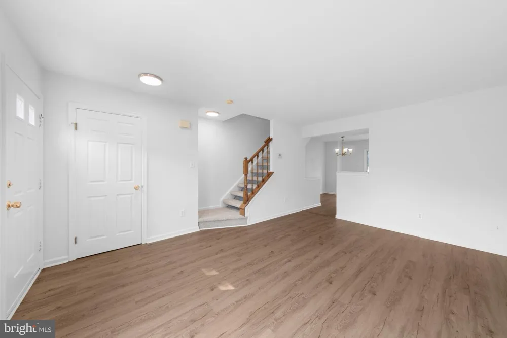 6528 SKYLEMAR TRAIL Centreville, VA 20121