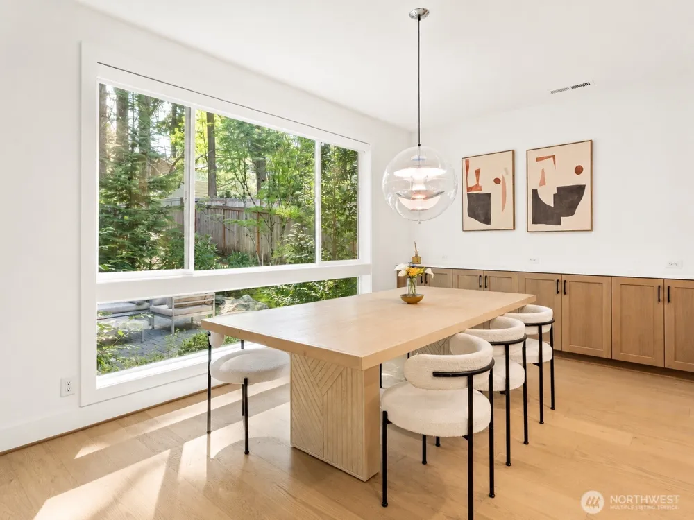 16534 77th Avenue NE Kenmore, WA 98028