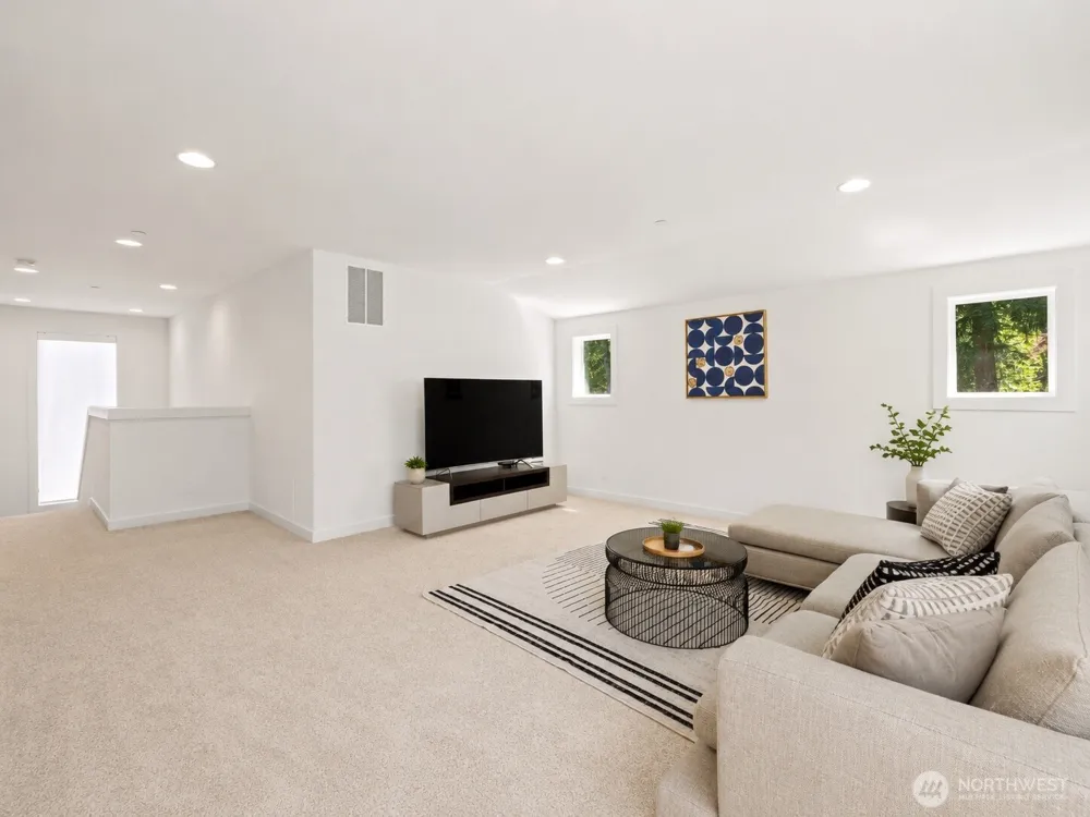 16534 77th Avenue NE Kenmore, WA 98028