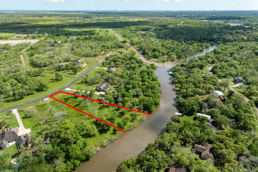32718 Bayou Bend Richwood, TX 77515