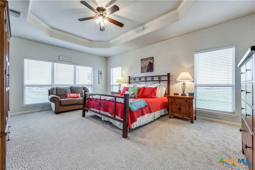 8177 Boenig Road Seguin, TX 78155