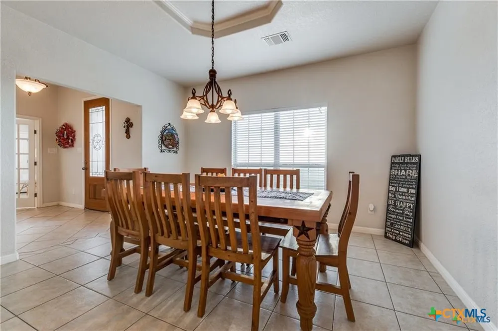 8177 Boenig Road Seguin, TX 78155