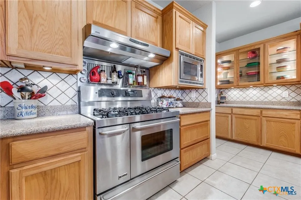 8177 Boenig Road Seguin, TX 78155