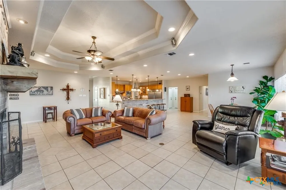 8177 Boenig Road Seguin, TX 78155