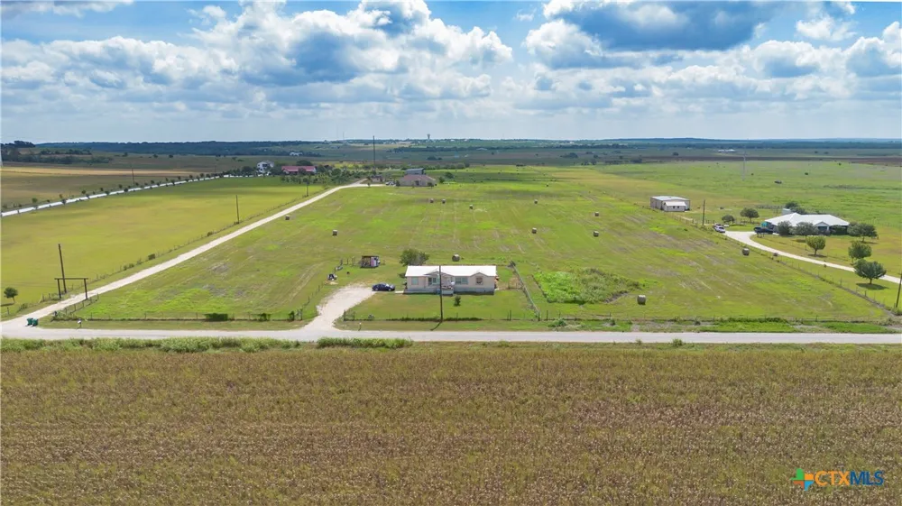 8177 Boenig Road Seguin, TX 78155