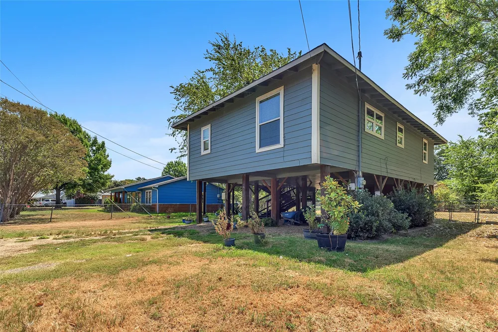242 Autumn Wood Trail Gun Barrel City, TX 75156