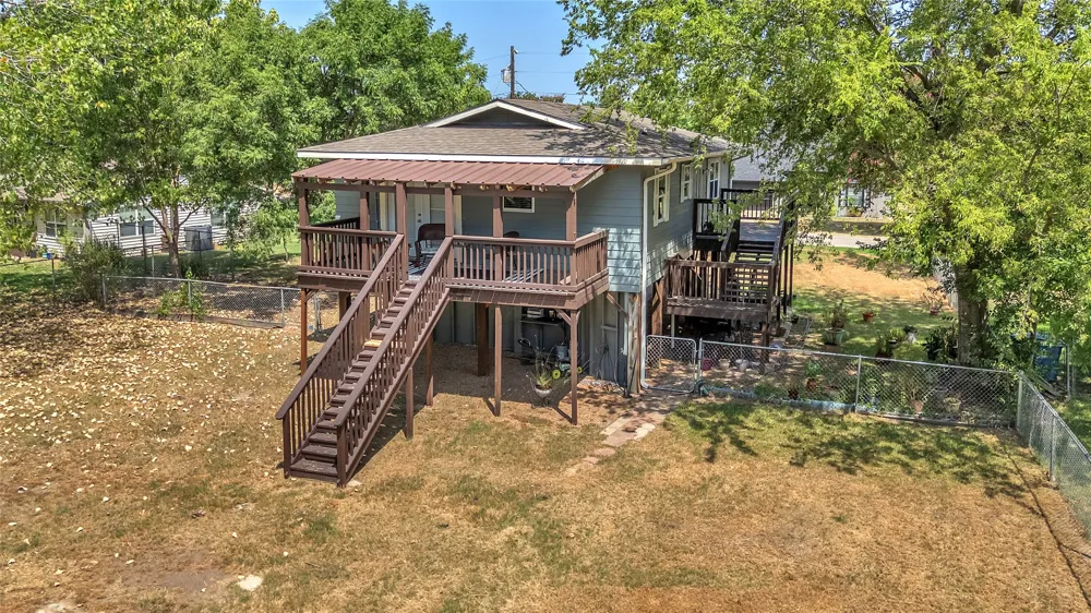 242 Autumn Wood Trail Gun Barrel City, TX 75156