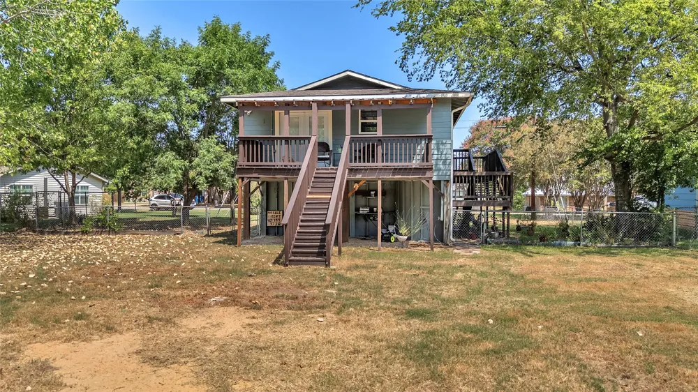 242 Autumn Wood Trail Gun Barrel City, TX 75156