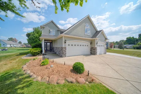 123 Grand Pointe Drive