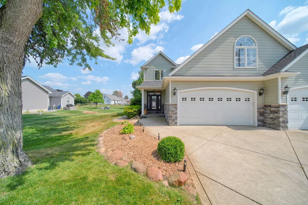 123 Grand Pointe Drive Brooklyn, MI 49230