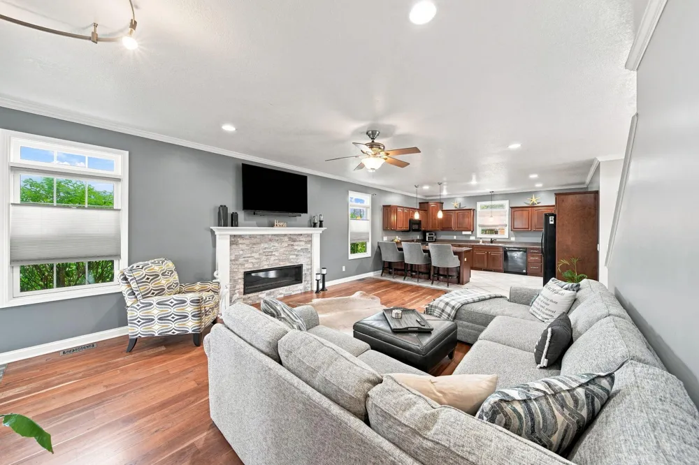 123 Grand Pointe Drive Brooklyn, MI 49230