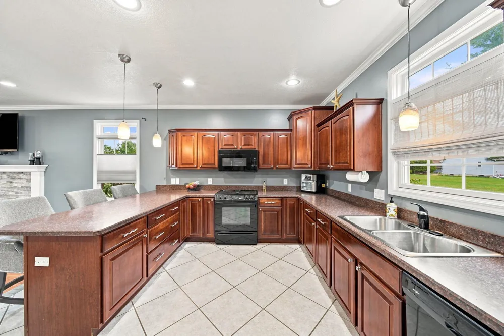123 Grand Pointe Drive Brooklyn, MI 49230