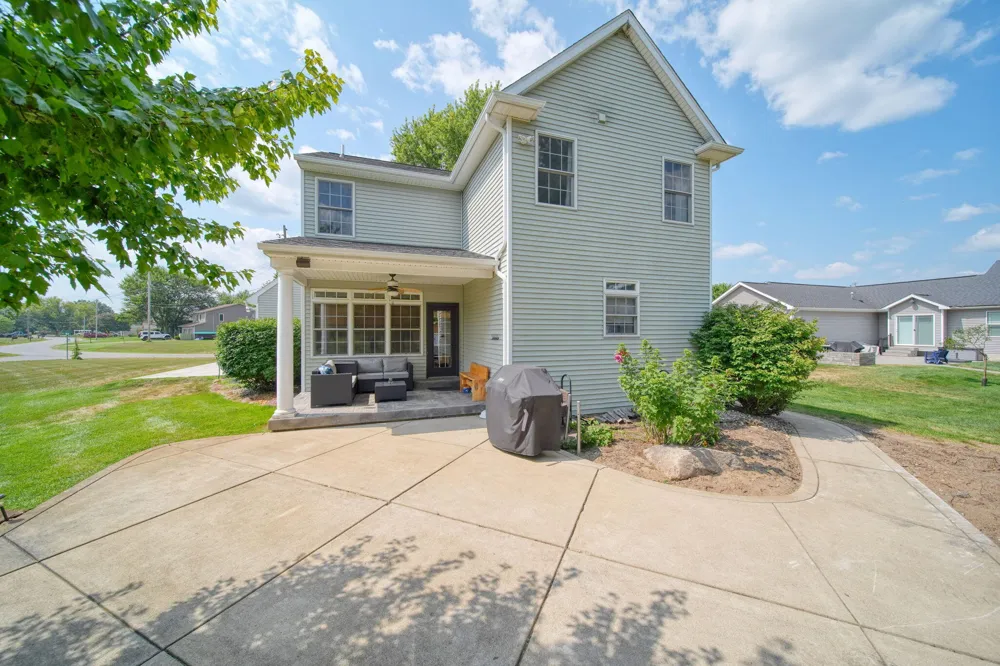 123 Grand Pointe Drive Brooklyn, MI 49230