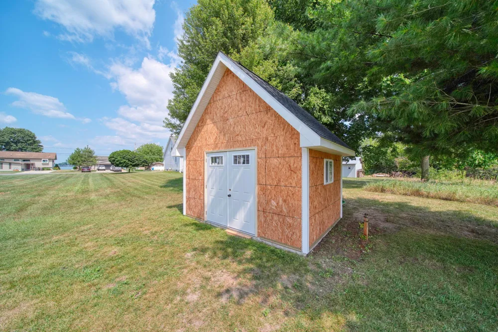 123 Grand Pointe Drive Brooklyn, MI 49230