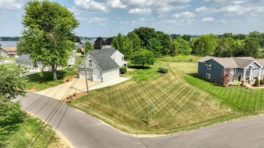 123 Grand Pointe Drive Brooklyn, MI 49230