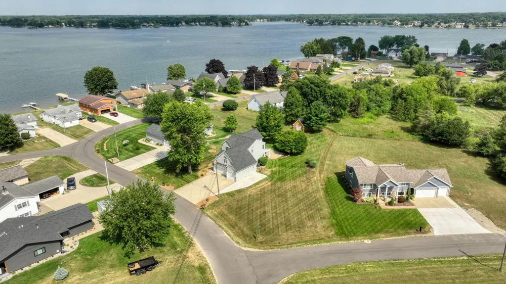 123 Grand Pointe Drive Brooklyn, MI 49230
