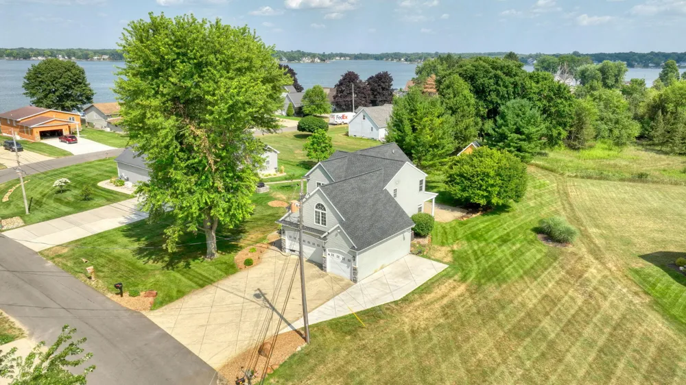 123 Grand Pointe Drive Brooklyn, MI 49230