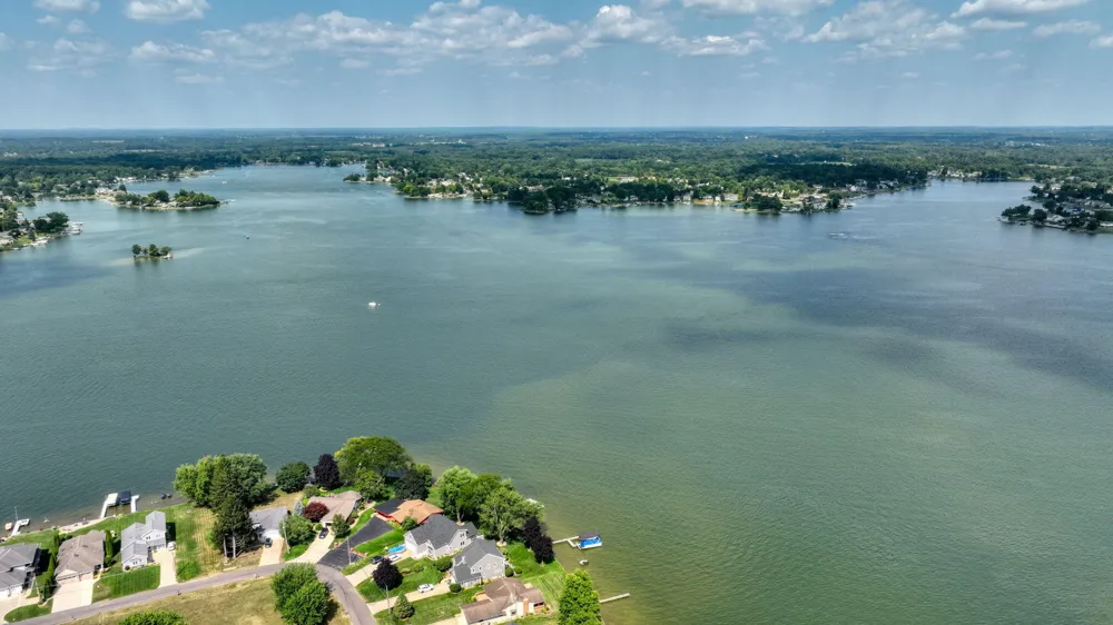 123 Grand Pointe Drive Brooklyn, MI 49230