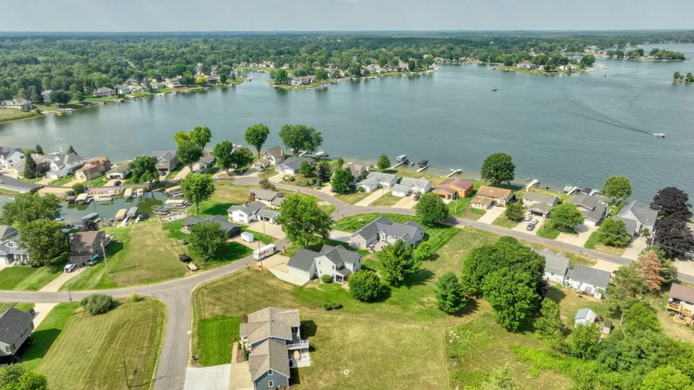 123 Grand Pointe Drive Brooklyn, MI 49230
