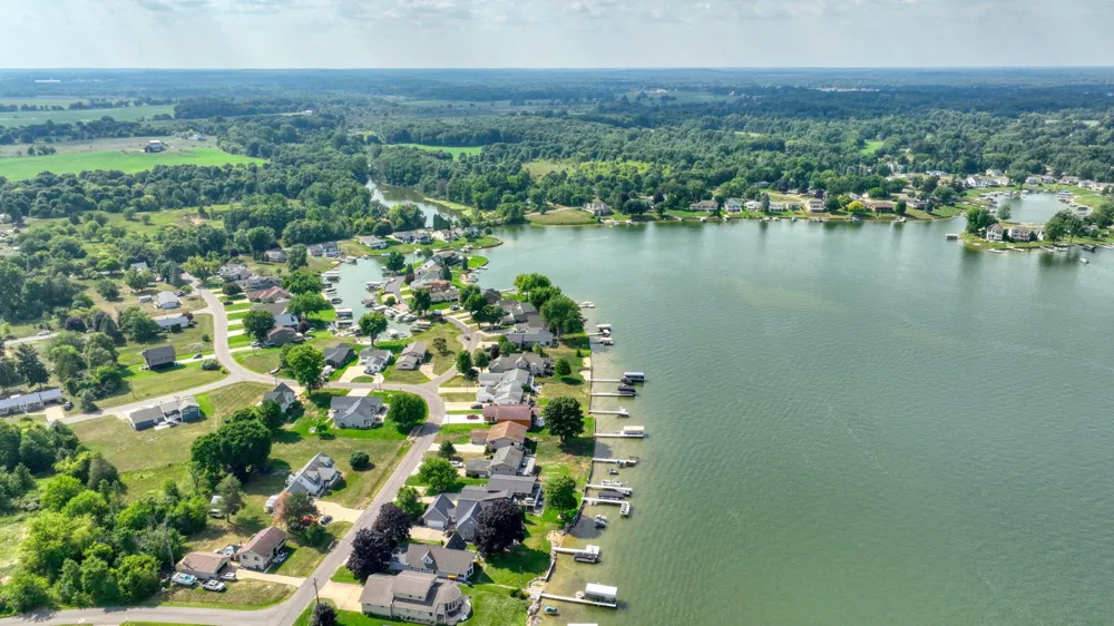 123 Grand Pointe Drive Brooklyn, MI 49230