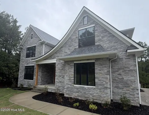 16 Overpeck Lane