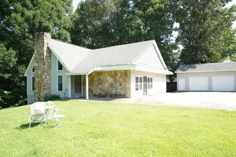 209 Hiram Way