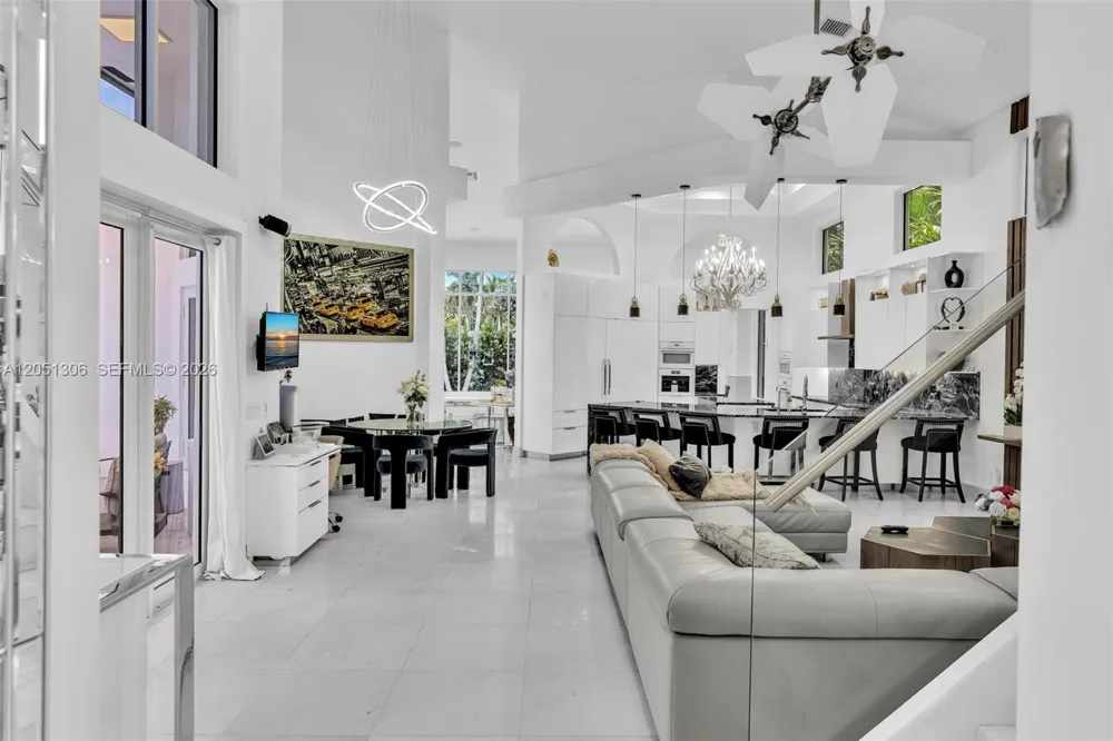 71 Snowy Owl Ter Plantation, FL 33324
